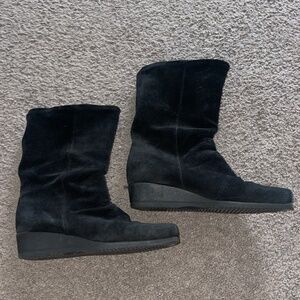 La Canadienne ladies black boots